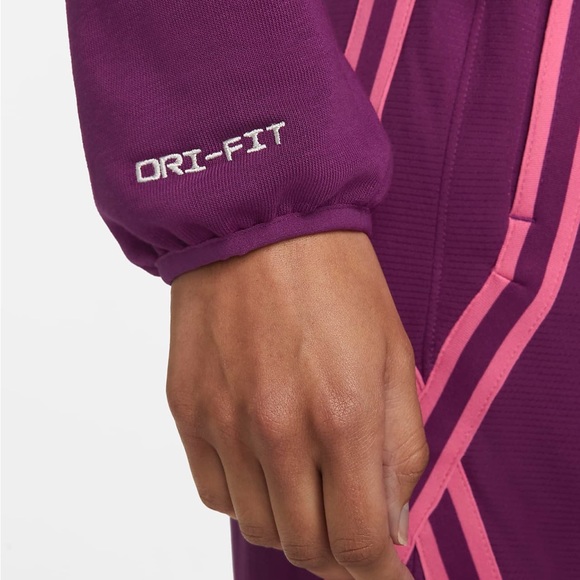 Nike Women’s Hoodie Pullover - Picture 11 of 13